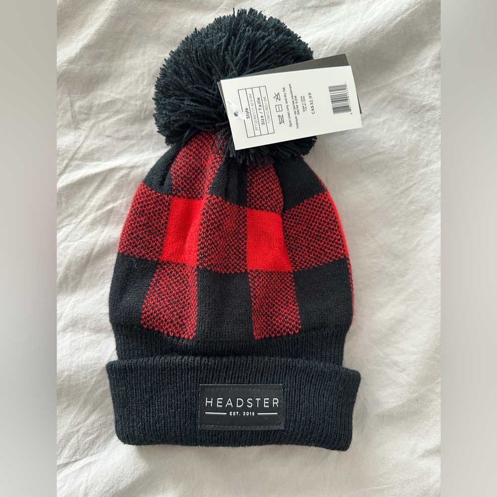 NWT Headster Buffalo Plaid Toque - Small
